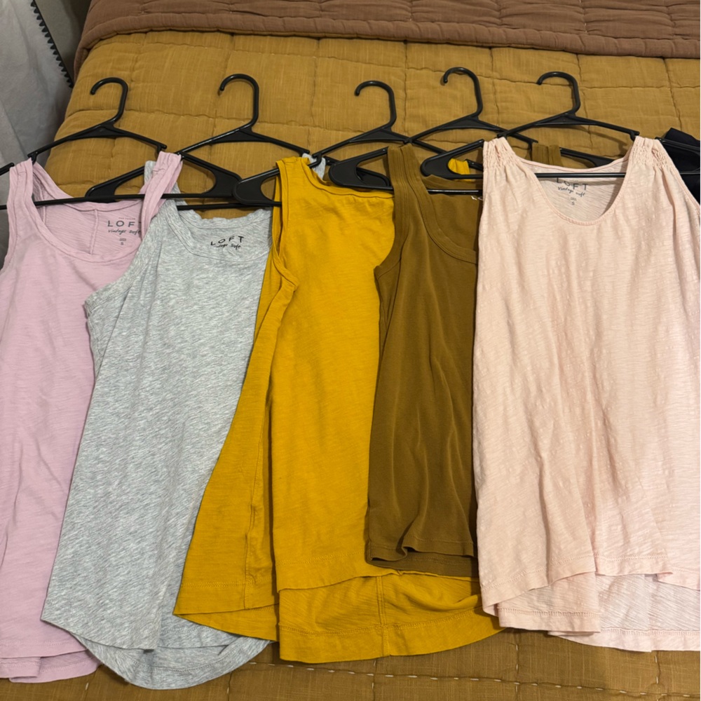 Bundle of LOFT Tanks - 5 Tank Tops